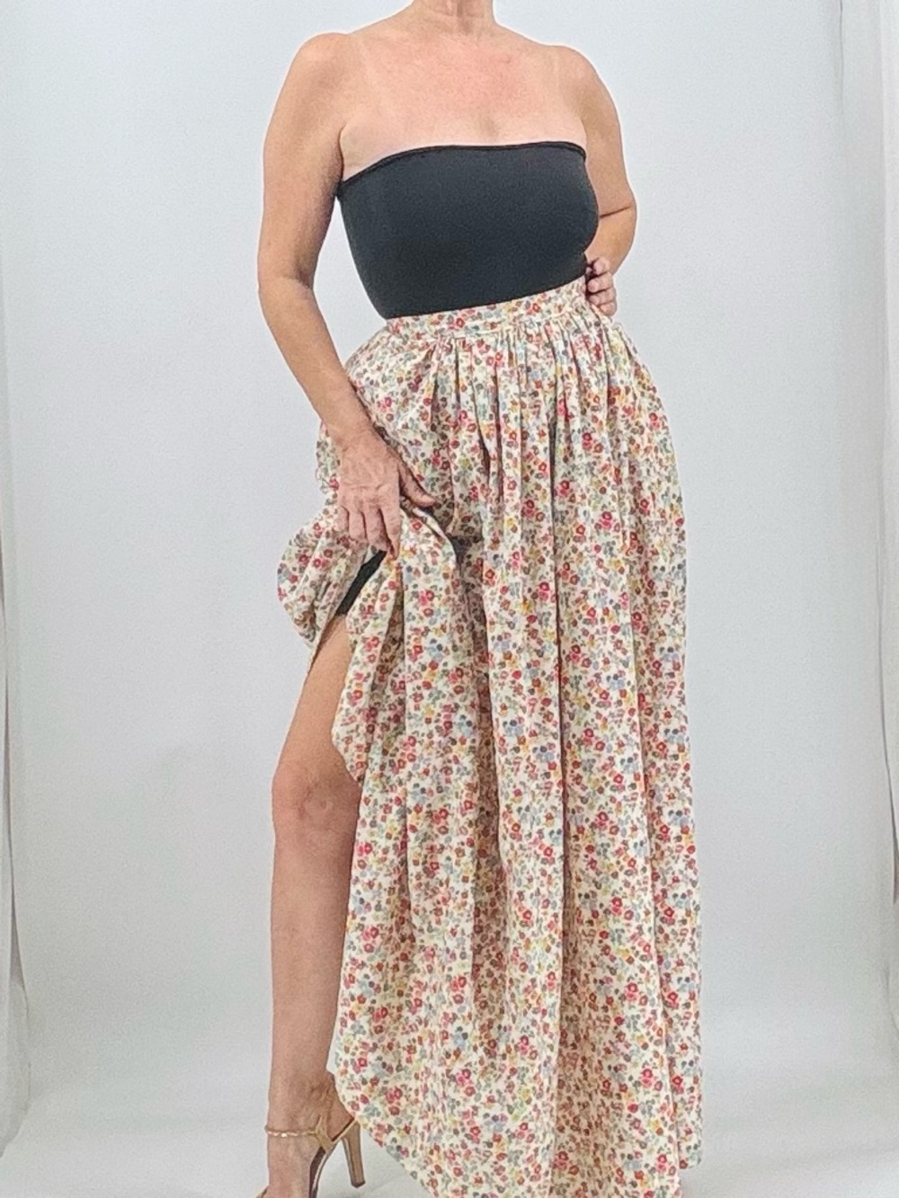 Vintage 70s Cottagecore Prairie Farmhouse Boho Romantic Floral Print Maxi Skirt